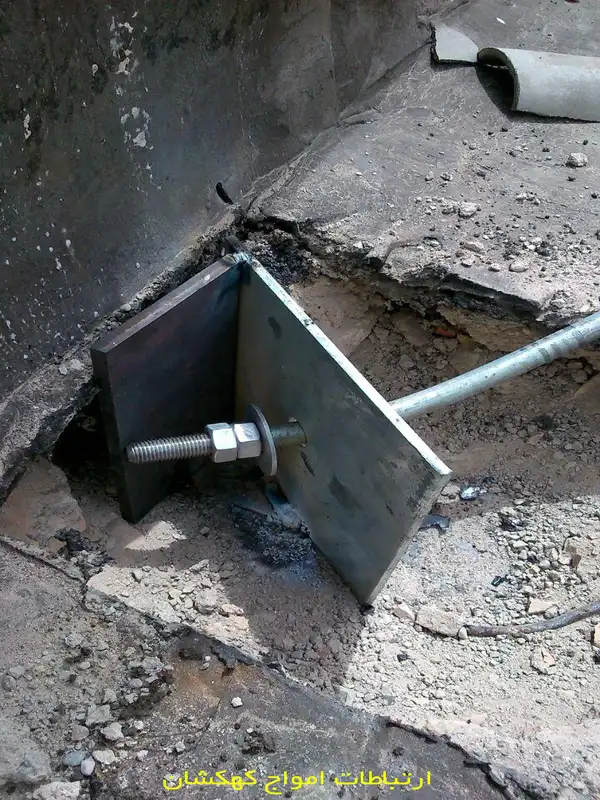 مراحل برپایی و مهاربندی دکل چهاروجهی در شرکت ظریف بار