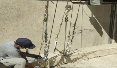 انجام رگلاژ و بررسی اتصالات دکل مهاری شرکت مادیران