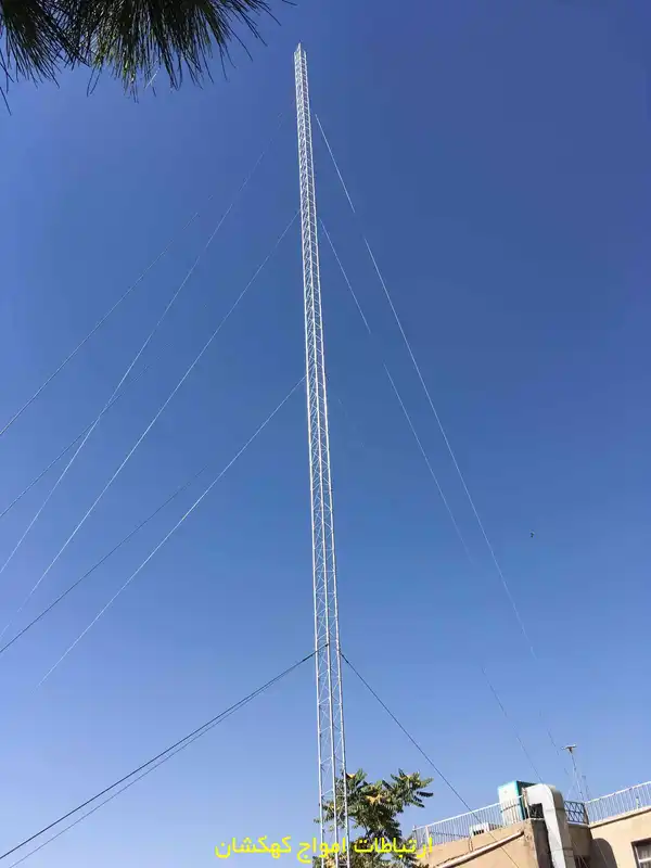 نصب دکل مهاری در اداره برق جیحون