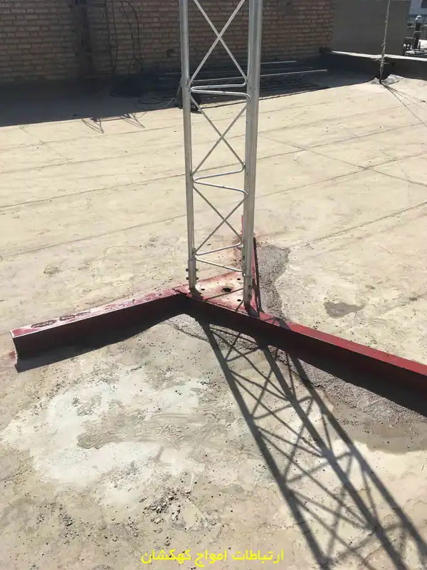 نصب دکل جی 35 در محوطه اداره برق آذری